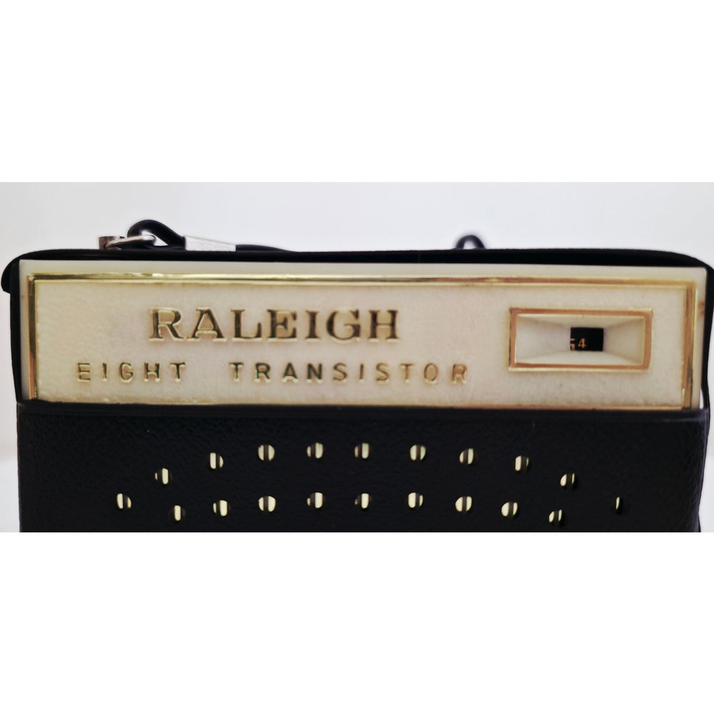 VINTAGE *PRISTINE* 1970's Raleigh 8 Model 822 Black AM Transistor Radio