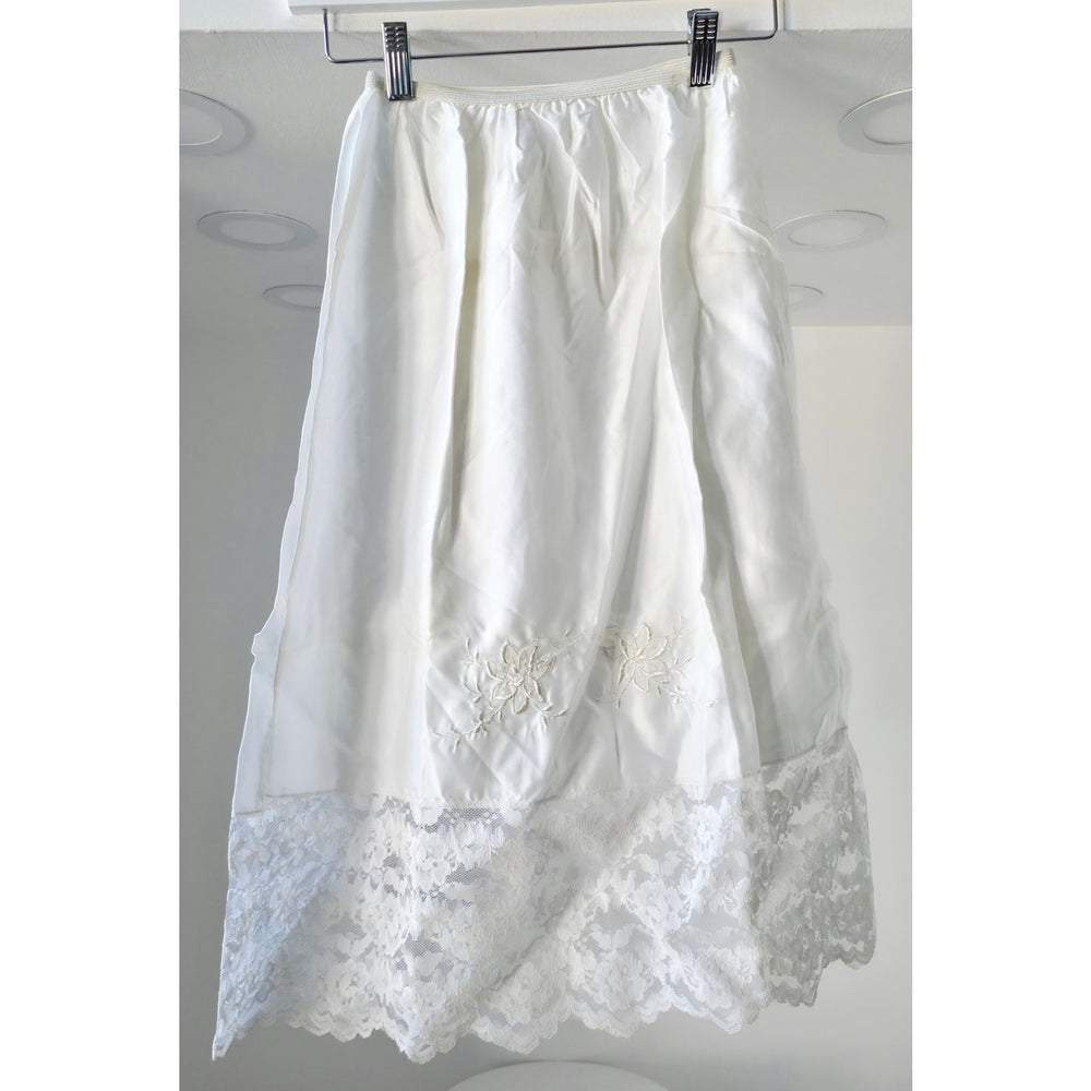 VINTAGE *NEW* 1960's Women's White Slip with White Lace Trim  Size S