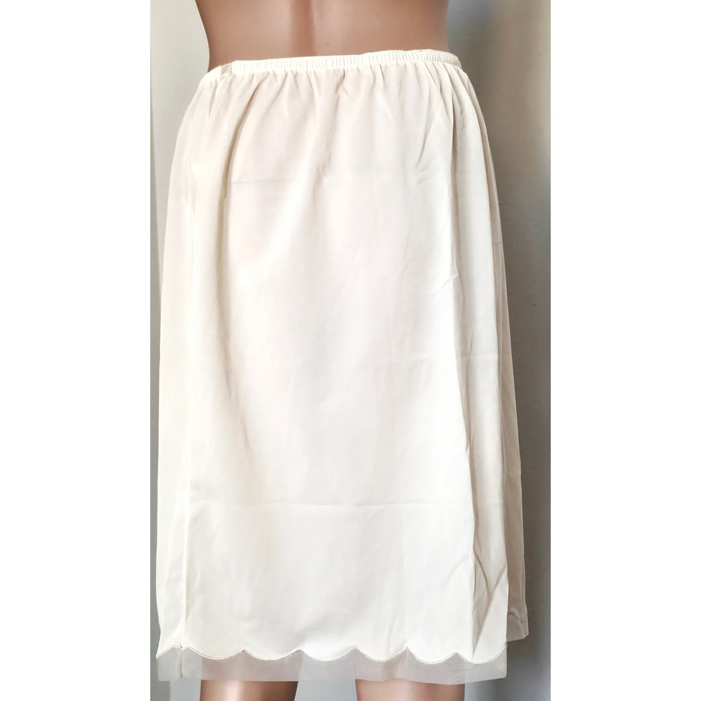 VINTAGE *NEW* 1950's Kayser Women's Cream Half Slip with Scalloped Trim Size L