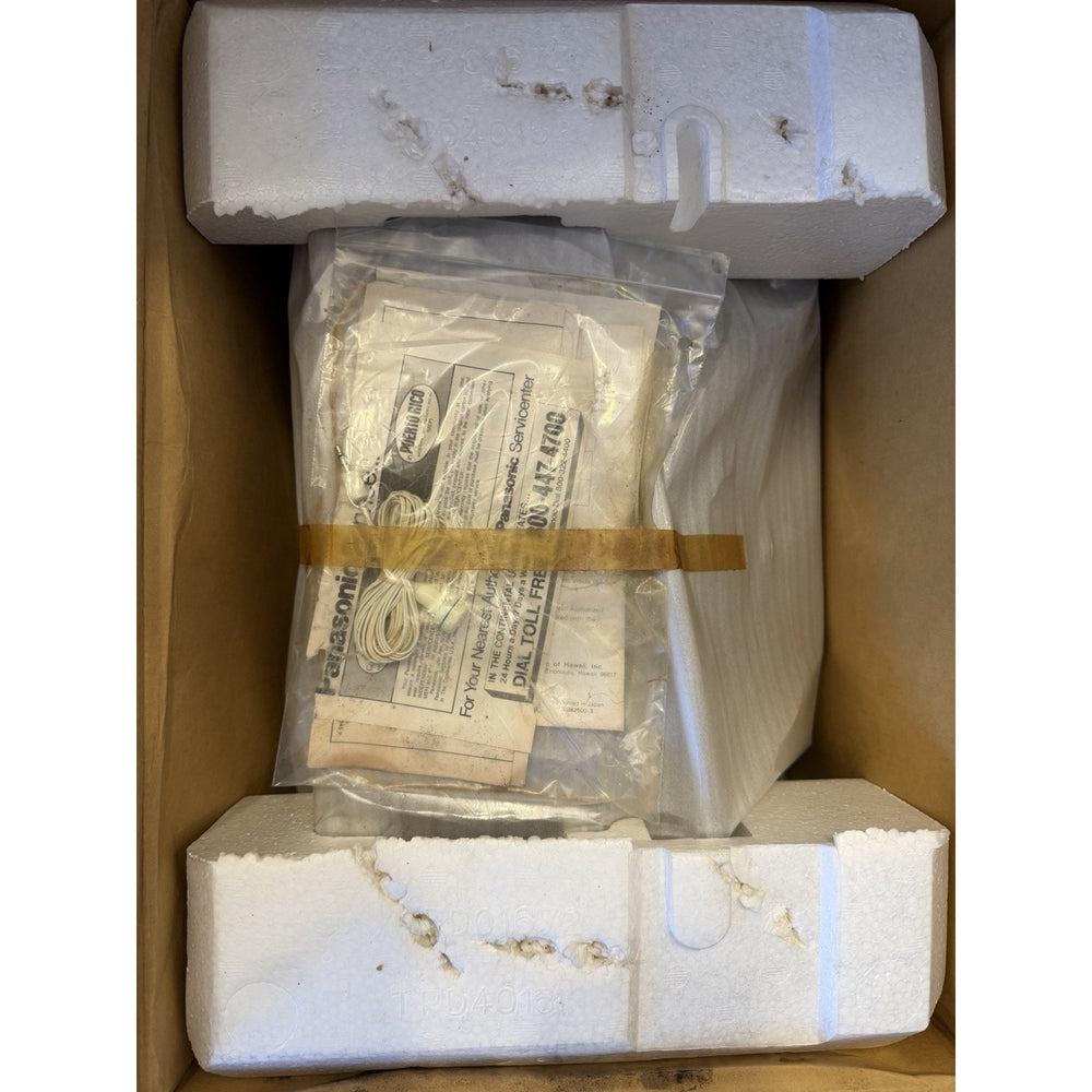 VINTAGE *NEW* 1970's Panasonic TR-872 11" Touch Switch Solid State TV