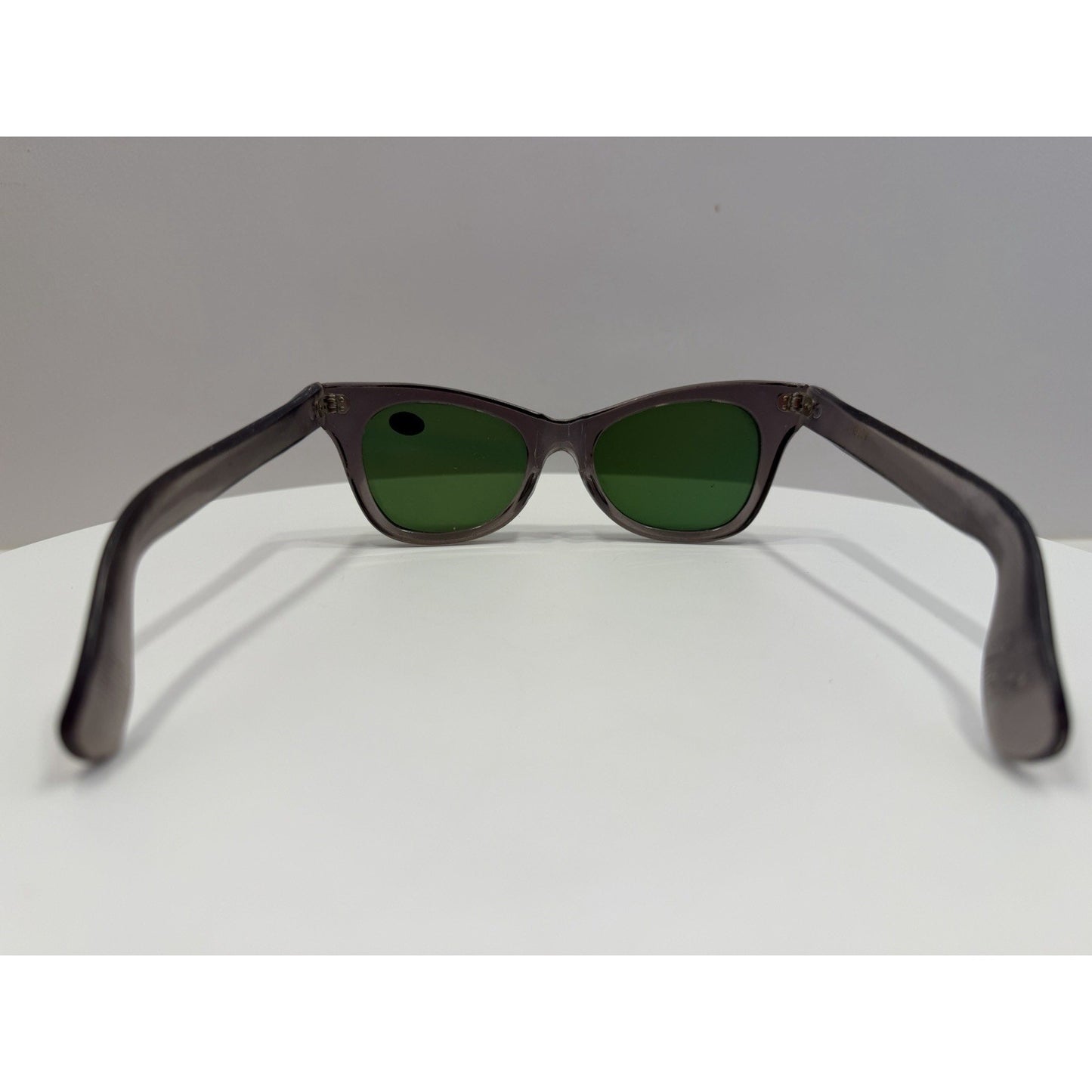 VINTAGE *NEW* 1960's Glam Unisex Sunglasses Gray Rnd Frame/Green Lens ITALY