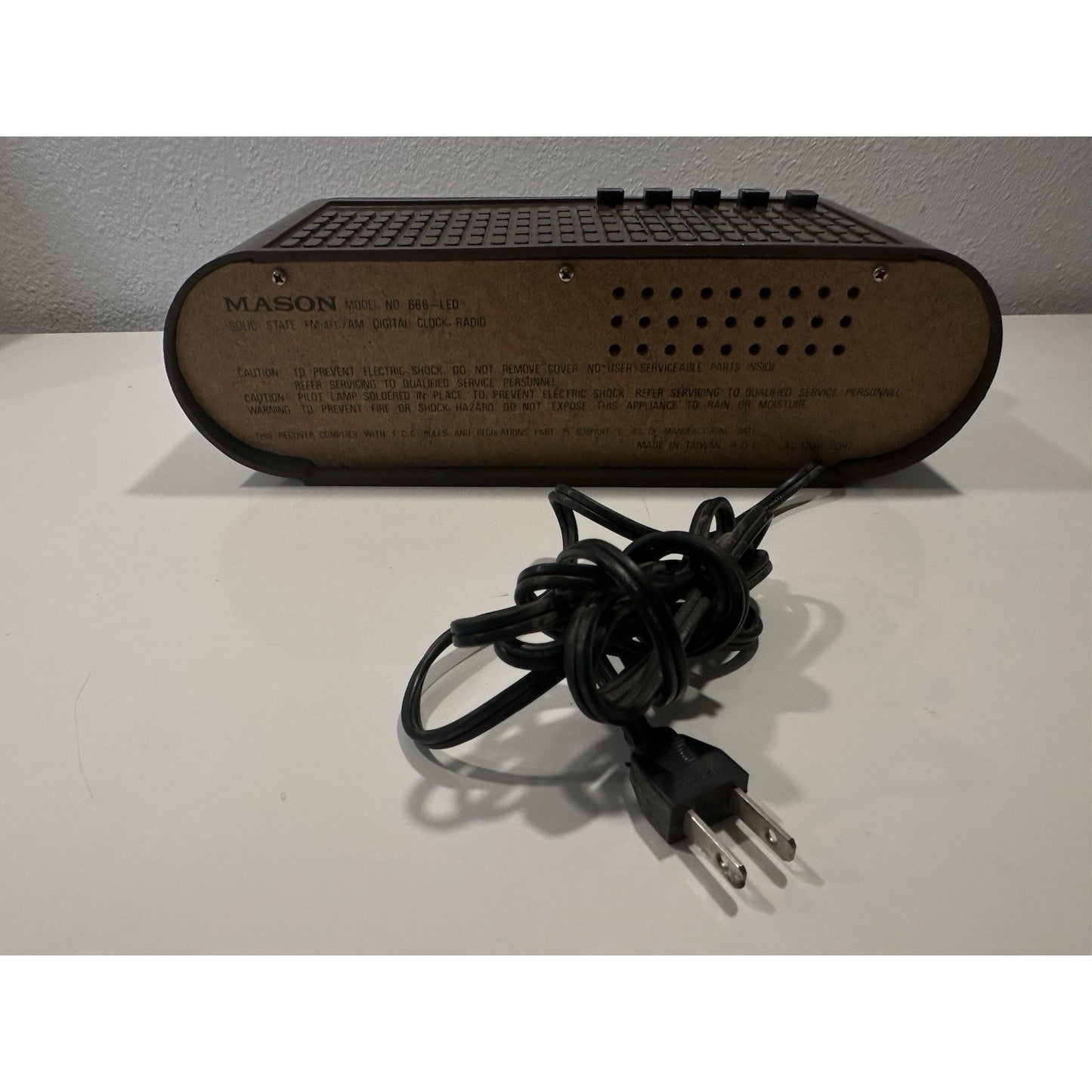 Needs Lovin' - VINTAGE 1970's MASON Digital Alarm Clock Am/Fm Radio Dimmer Wood Grain
