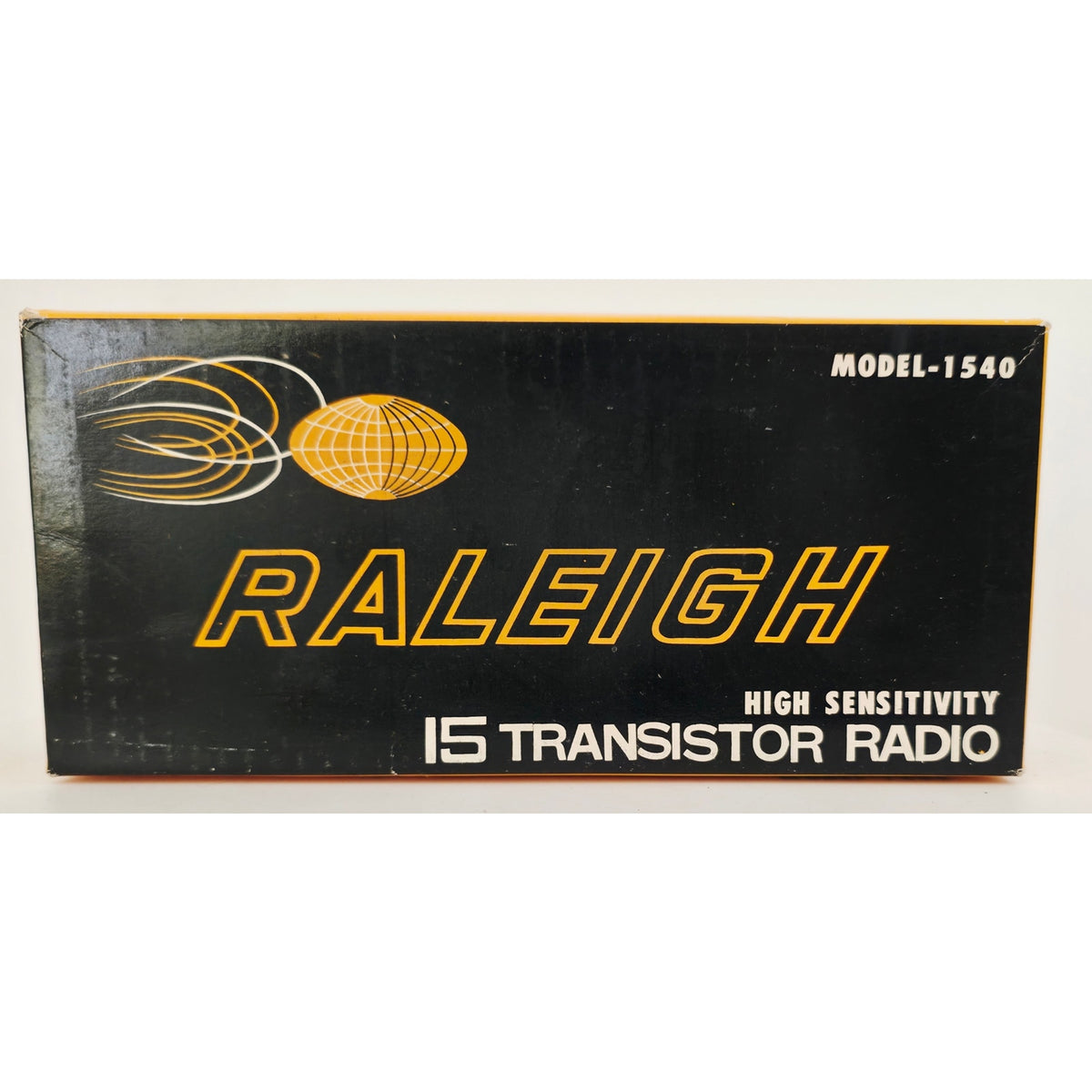 VINTAGE *NEW* 1960's Raleigh 15 Model 1540 Transistor AM Radio with Travel Case