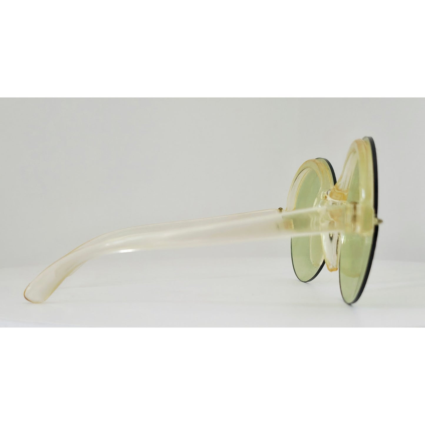 VINTAGE *PRISTINE* 1970's Glam Unisex Sunglasses Light Yellow Frame and Lens