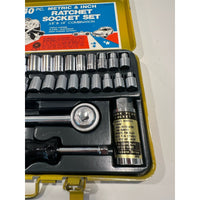 VINTAGE *NEW* 1980's Royal Seal 40 PC Ratchet &amp; Socket Set Metric/Inch