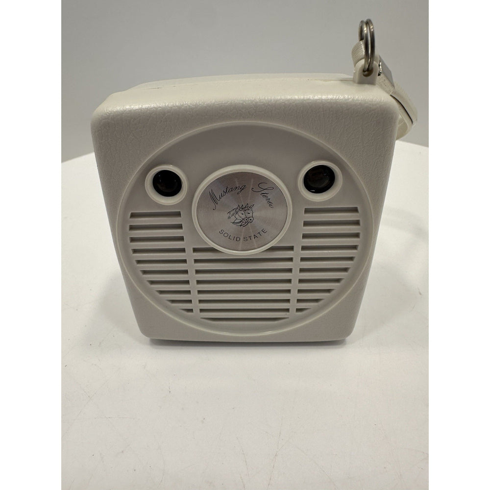 VINTAGE *NEW* 1960's MUSTANG AM Micro Solid State Transistor Radio White