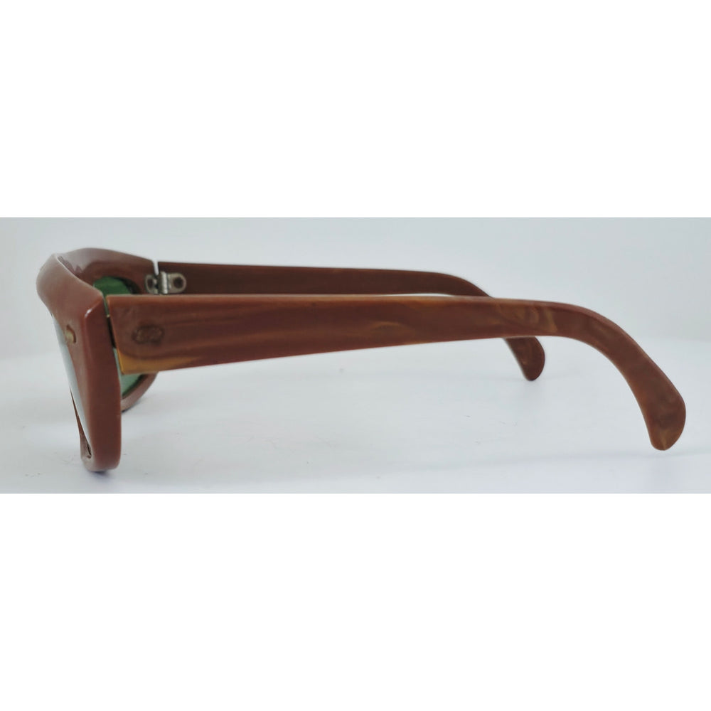 VINTAGE *NEW* 1970's Glam Unisex Brown Frame with Gray Lens Sunglasses