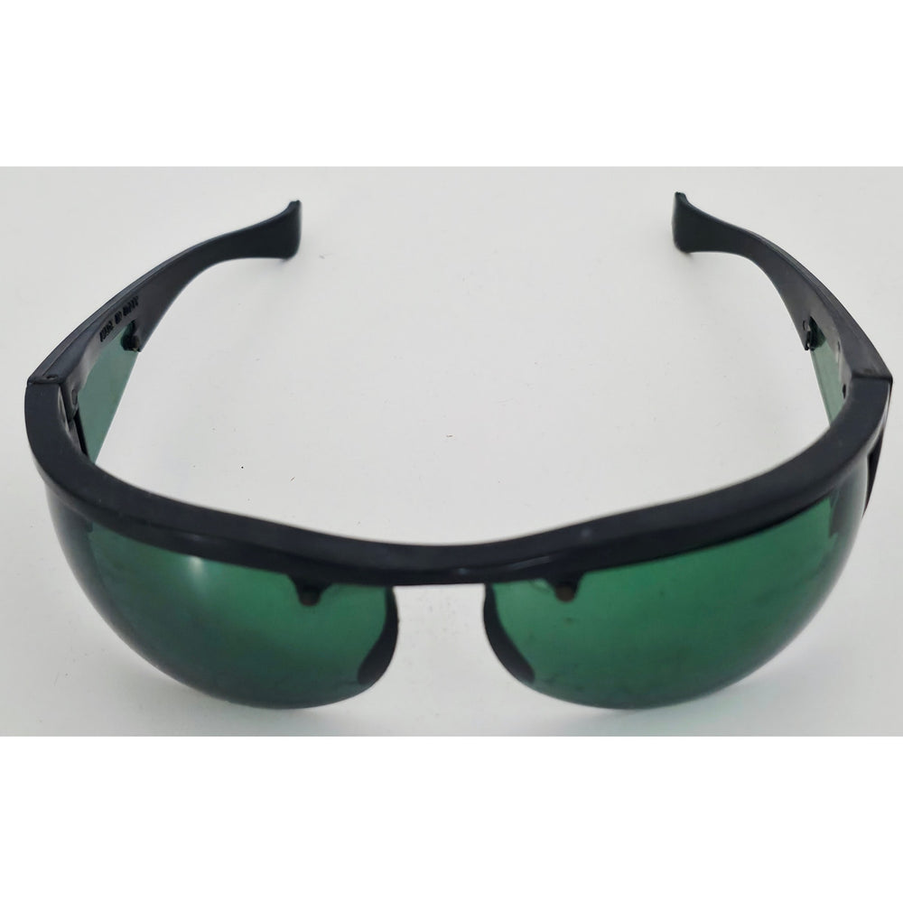 VINTAGE *PRISTINE* 1970's Glam Unisex Black Oval Frame Green Lenses