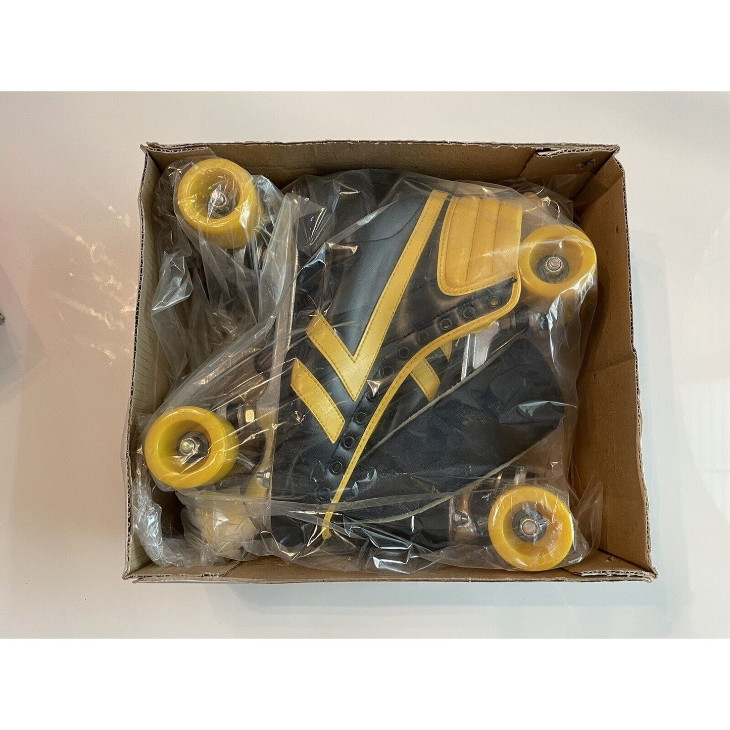 VINTAGE *NEW* 1970's Hot Shot Vinyl Demi-Boot Roller Skates- Men's 8/Women's 10