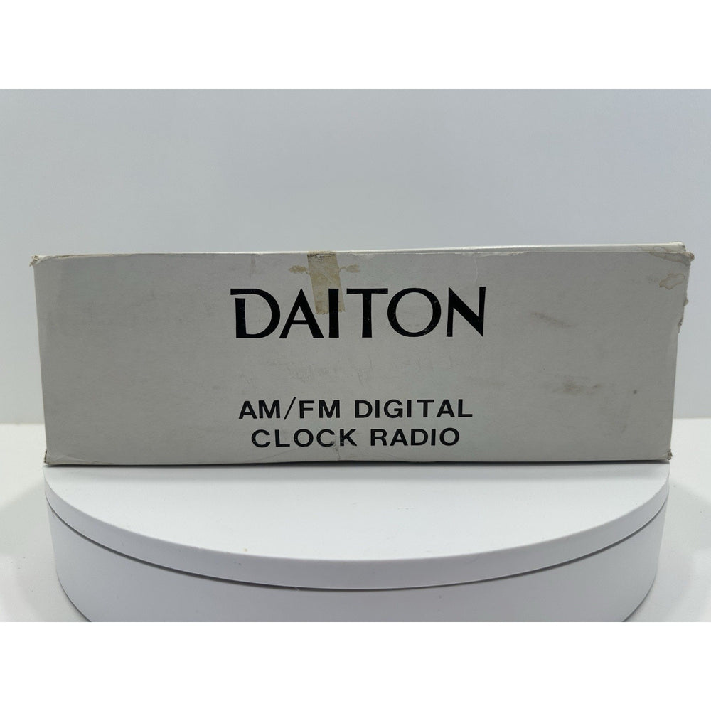 Needs Lovin' - VINTAGE *PRISTINE* 1970's DAITON Space Age Analog AM/FM Clock Radio Red