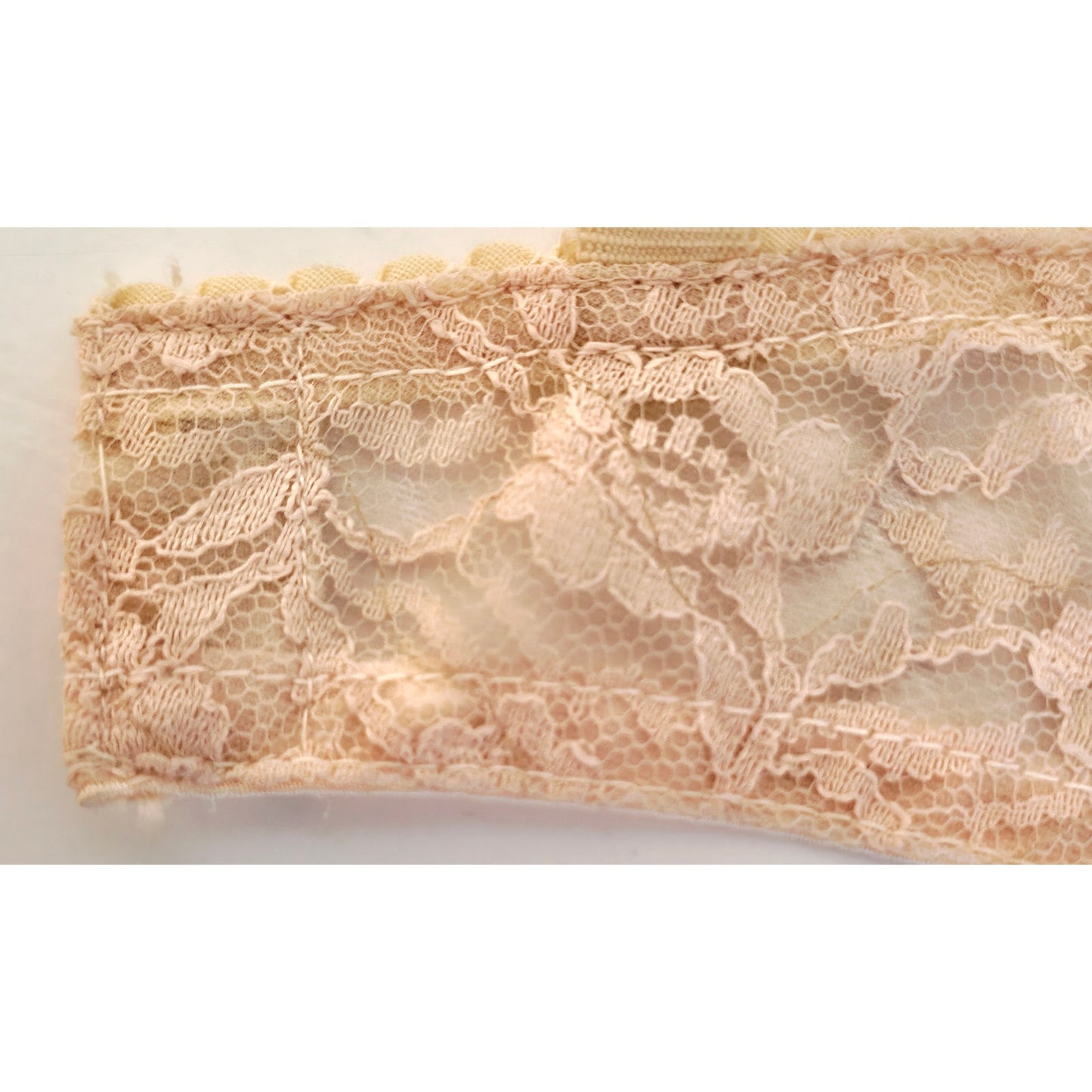 VINTAGE *NEW* 1960's Women's Beige Lace Push-Up Bra Size 38 B