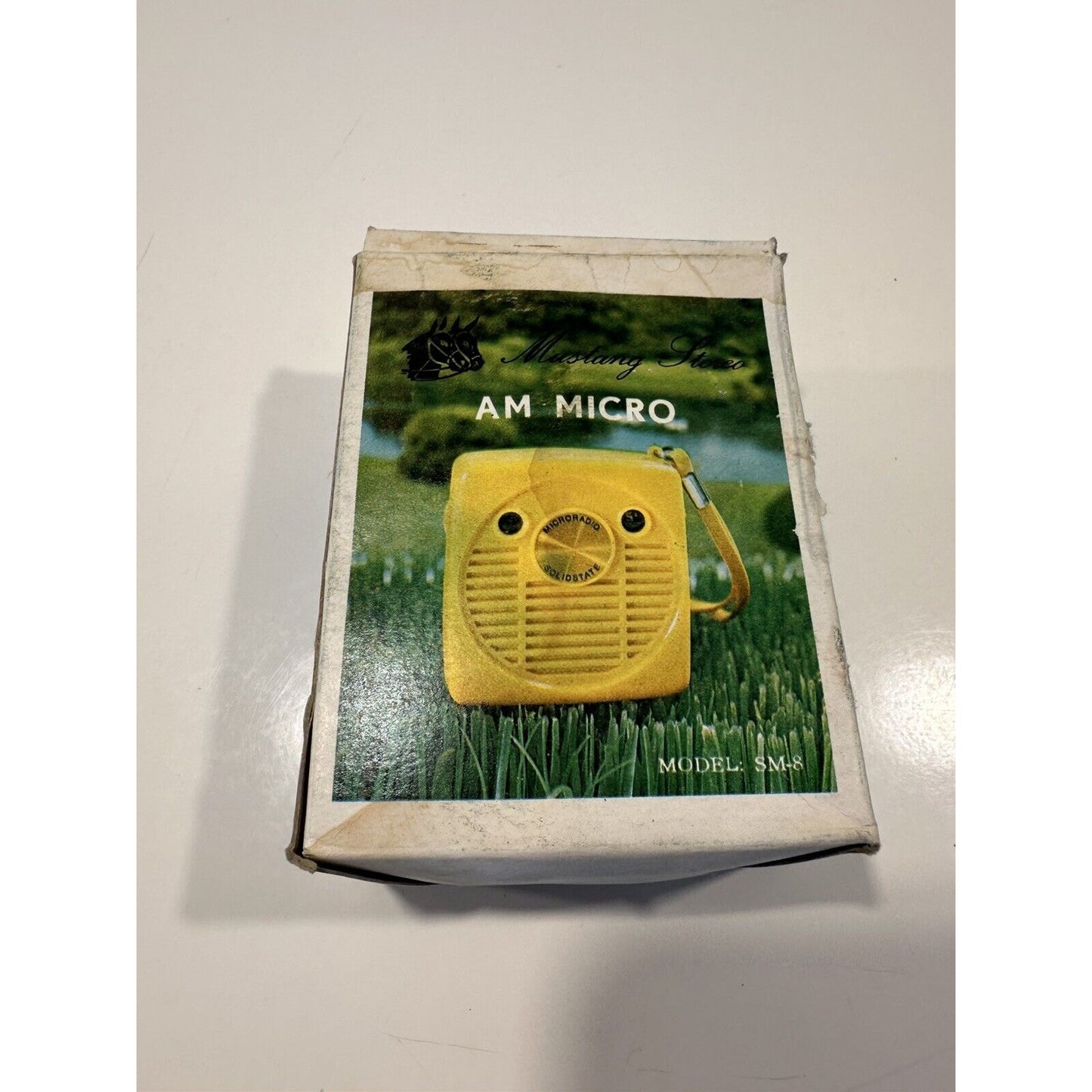 VINTAGE *NEW* 1960's MUSTANG AM Micro Solid State Transistor Radio-Green