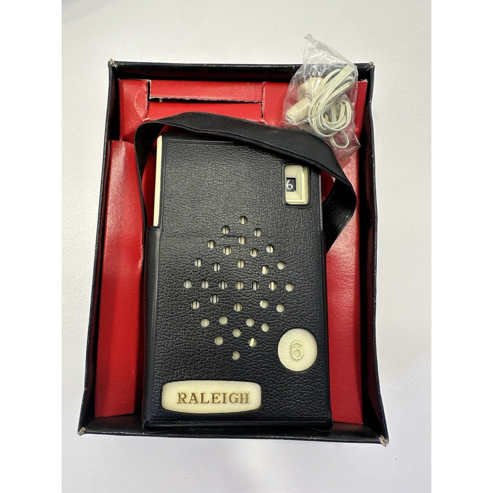 VINTAGE *NEW* 1960's/1970 Raleigh 6 Model#612 Transistor Radio/High Sensitivity