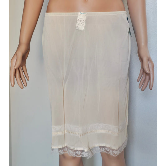 VINTAGE *NEW* 1960's Kayser Women's Cream with Lace Trim Skirt Slip Size M