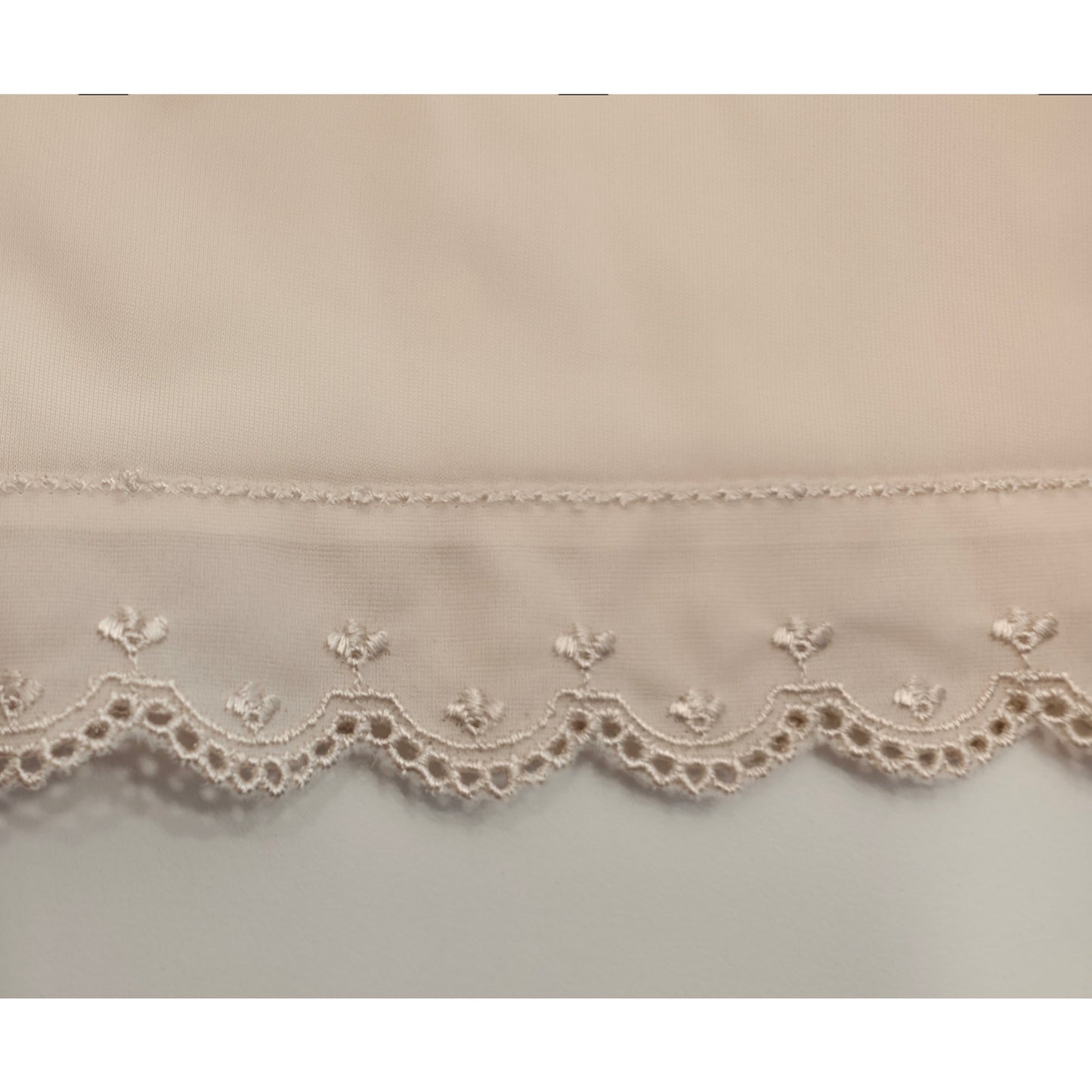 VINTAGE *NEW* 1960's Kayser Cream 100% Nylon Lace Trim Slip Size S (32)