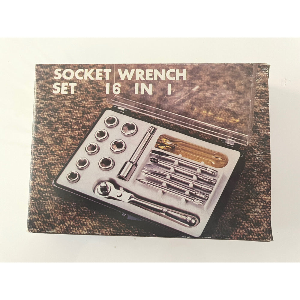 VINTAGE *NEW* 1970's CW Socket Wrench Set 16 in 1