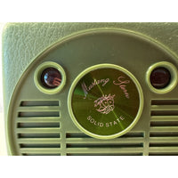 VINTAGE *NEW* 1960's MUSTANG AM Micro Solid State Transistor Radio-Green