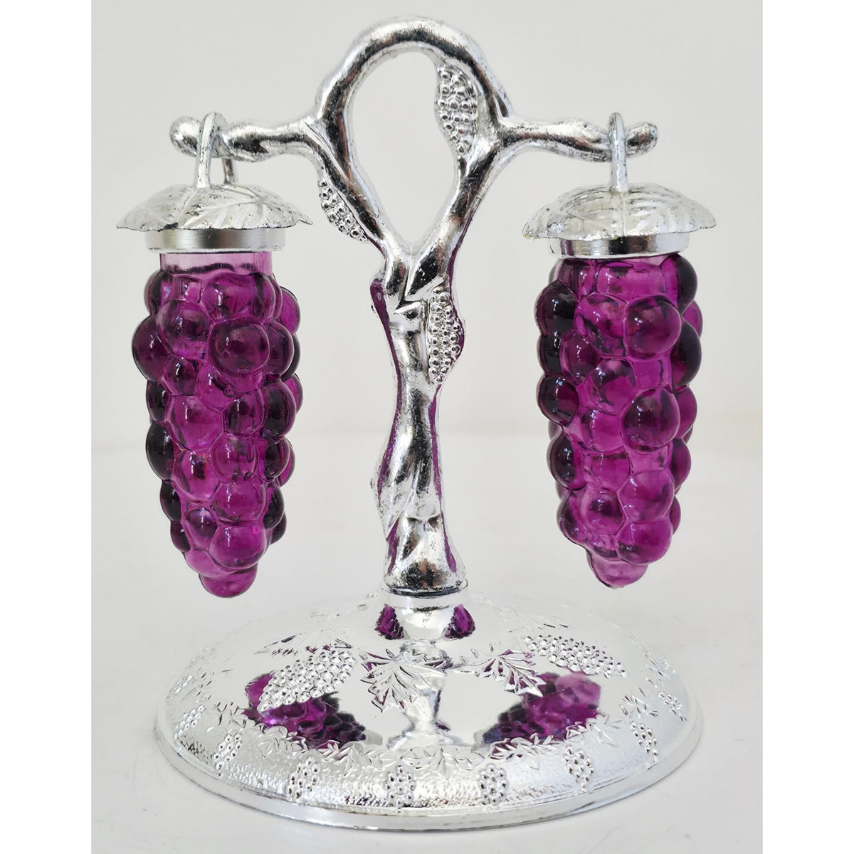 VINTAGE *NEW* 1960's Purple Grape Shape Salt and Pepper Shakers Set of 2