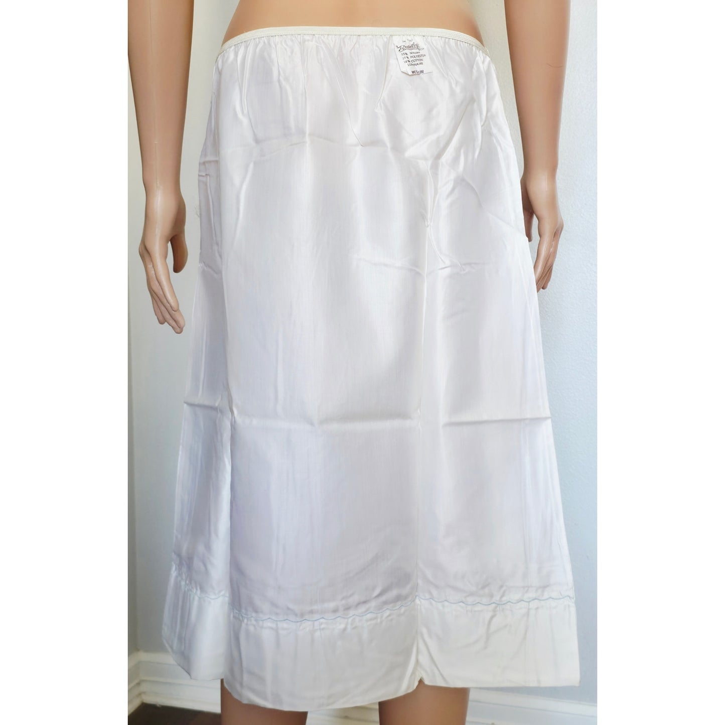 VINTAGE *NEW* 1960's Bradley Women's White with Flower Design Half Slip Size M