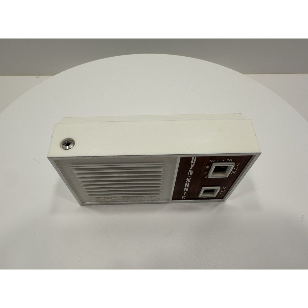 VINTAGE *NEW* 1960's/1970's Dyn-Sonic Transistor Radio Woodgrain