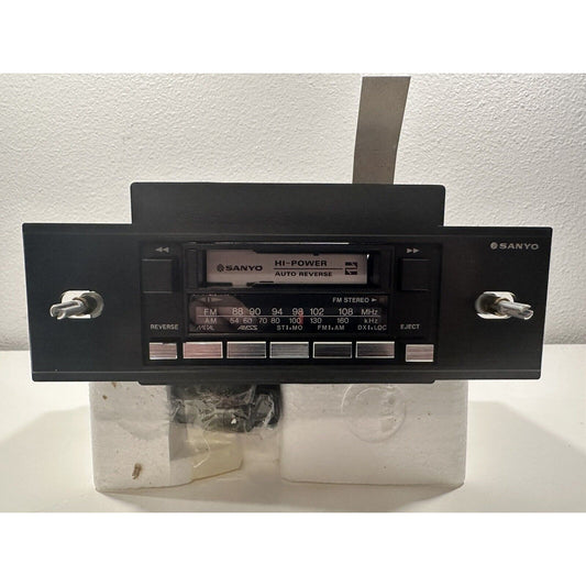 VINTAGE *NEW* Sanyo FT-V84 Indash High Power am/fm Cassette Car Stereo