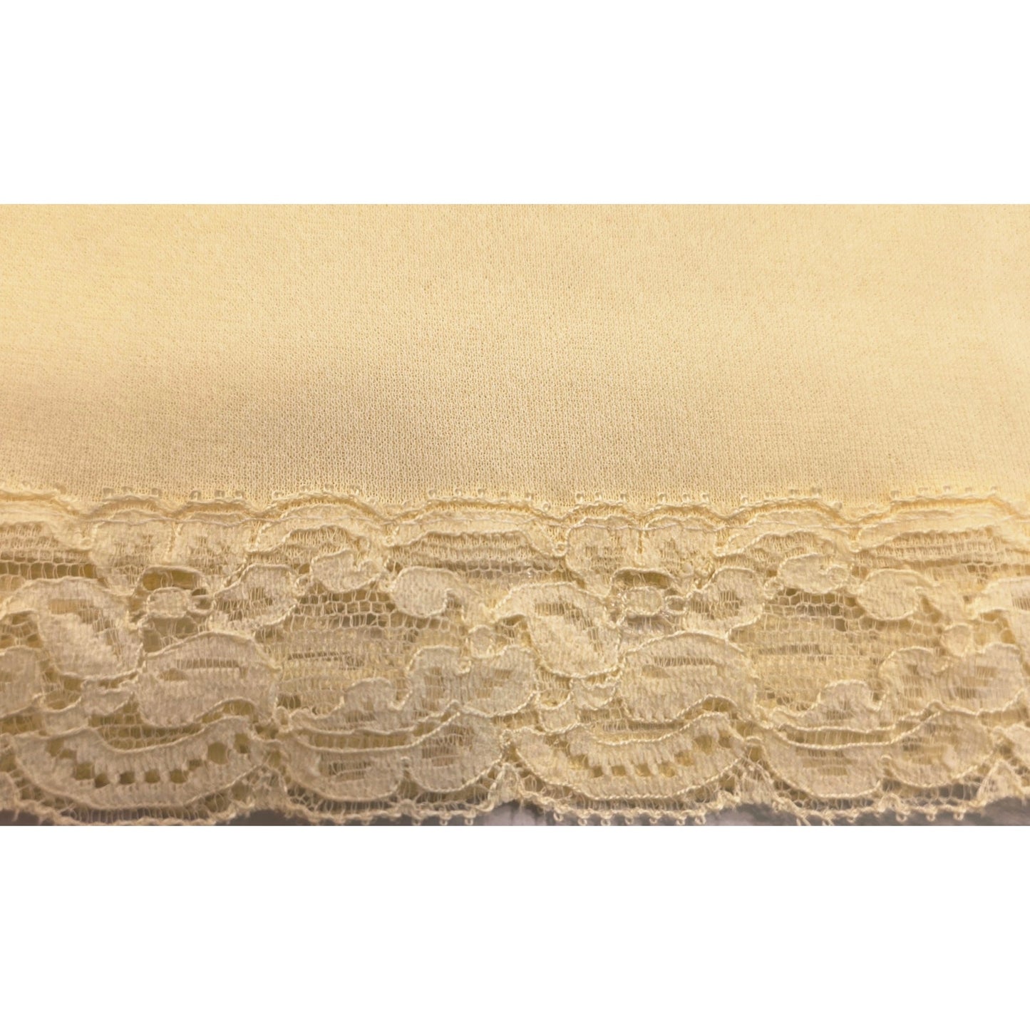 VINTAGE *NEW* 1960's Kayser Light Yellow Slip White Lace Trim 100% Nylon Size 36
