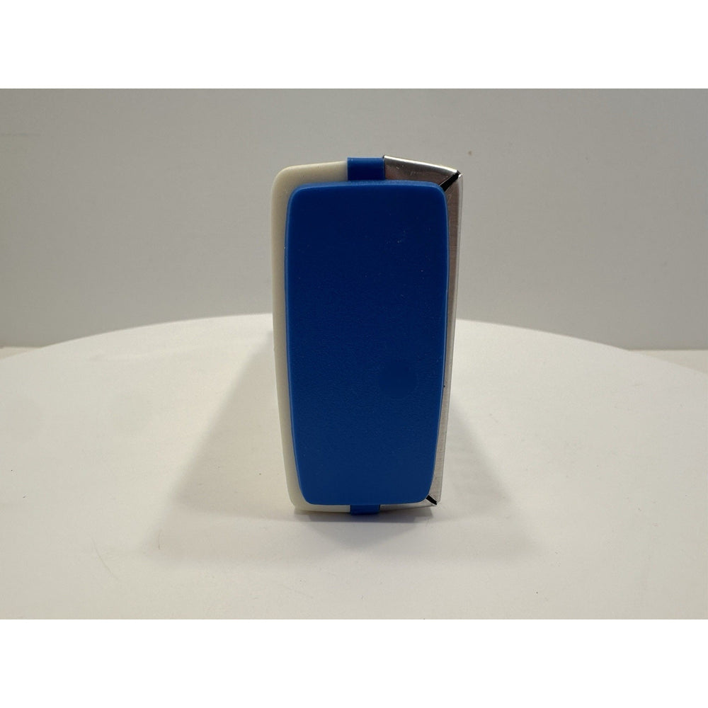 VINTAGE *NEW* Seiko 601 Blue Solid State Pocket Transistor Radio