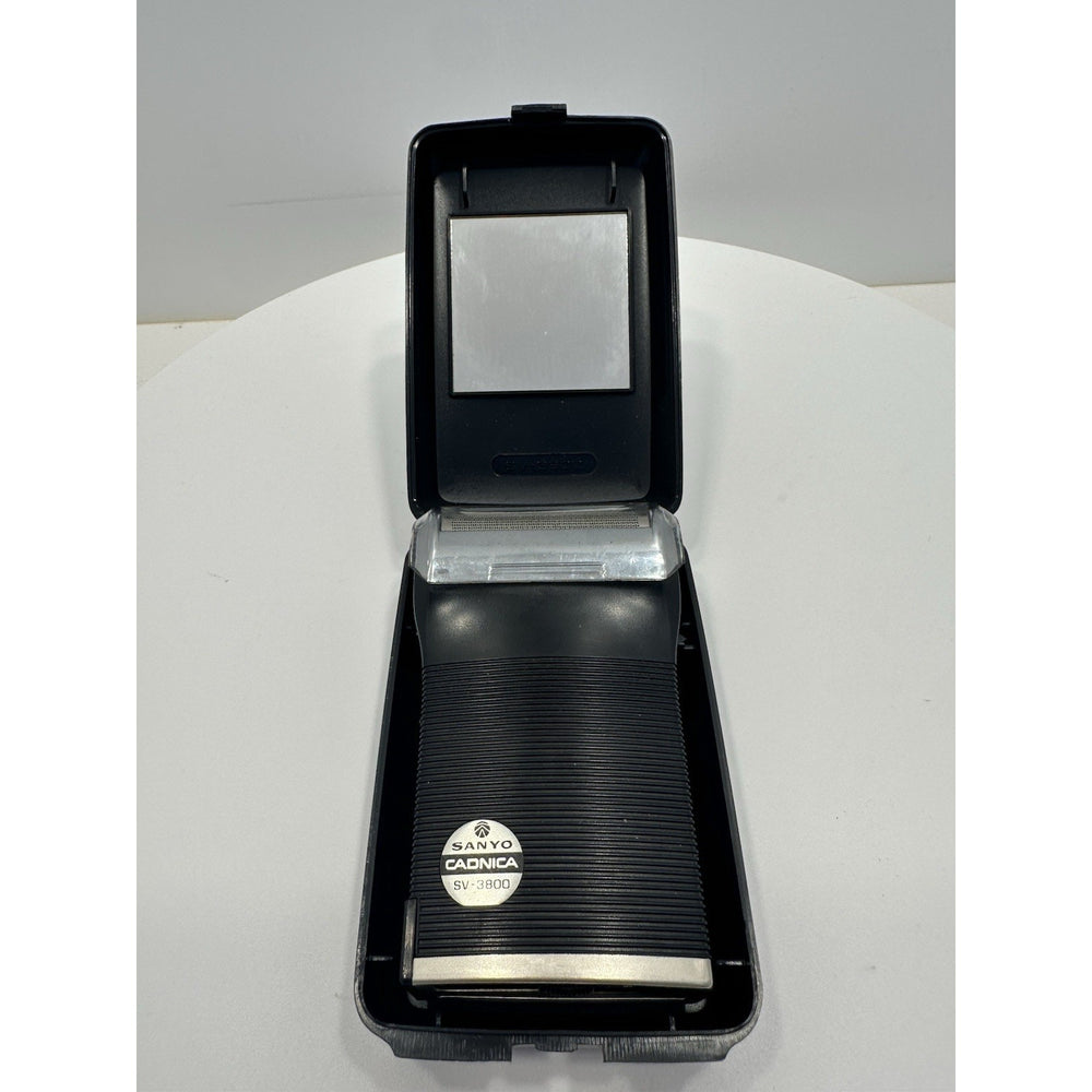 VINTAGE *PRISTINE* 1970's Sanyo SV-3800 Electric Shaver Rechargeable Razor