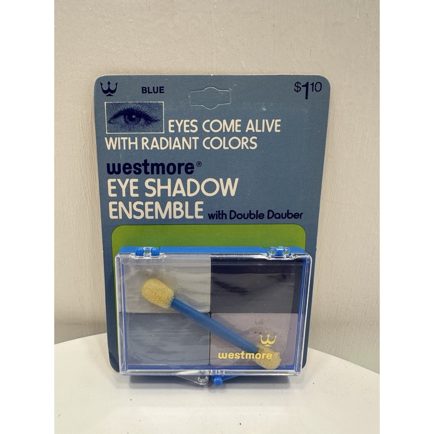 VINTAGE *NEW* 1970's House of Westmore 4-Eye Shadow Blue Ensemble