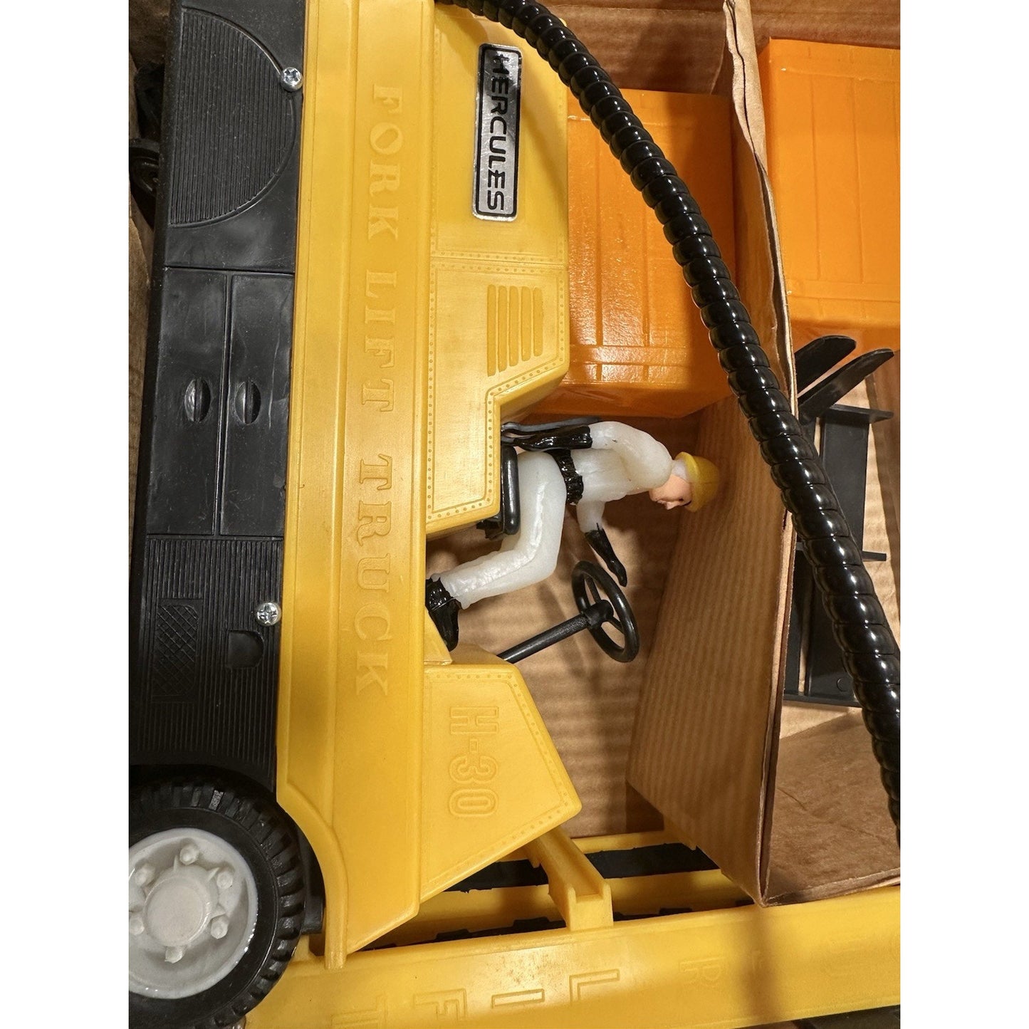 VINTAGE 1970's Hercules Remote Control Battery Fork Lift Truck Toy