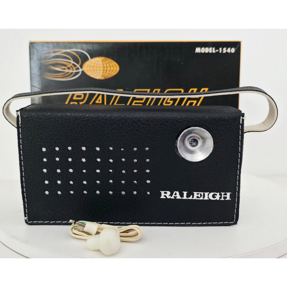 VINTAGE *NEW* 1960's Raleigh 15 Model 1540 Transistor AM Radio with Travel Case