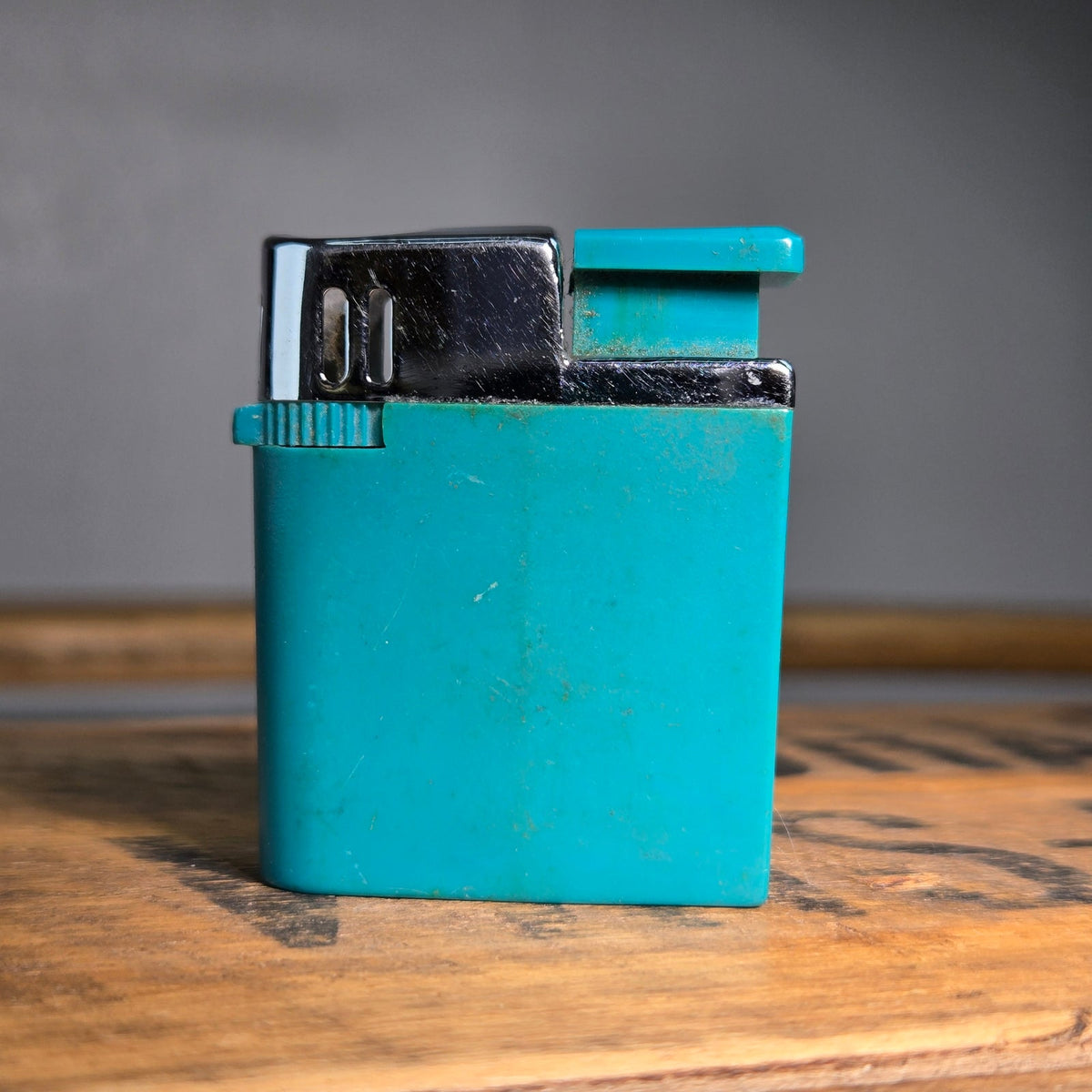 VINTAGE *NEW* 1960's Petit Electronic Aqua Butane Lighter Japan