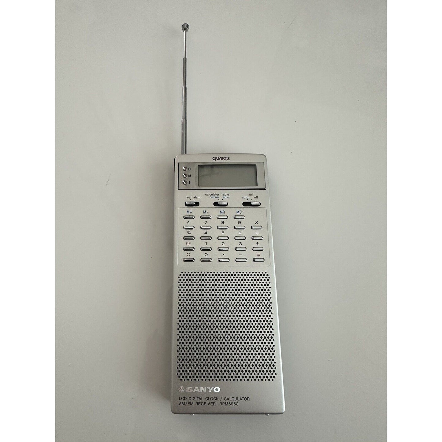 VINTAGE *NEW* Sanyo RPM 6950 Calculator am/fm Clock Radio Slim