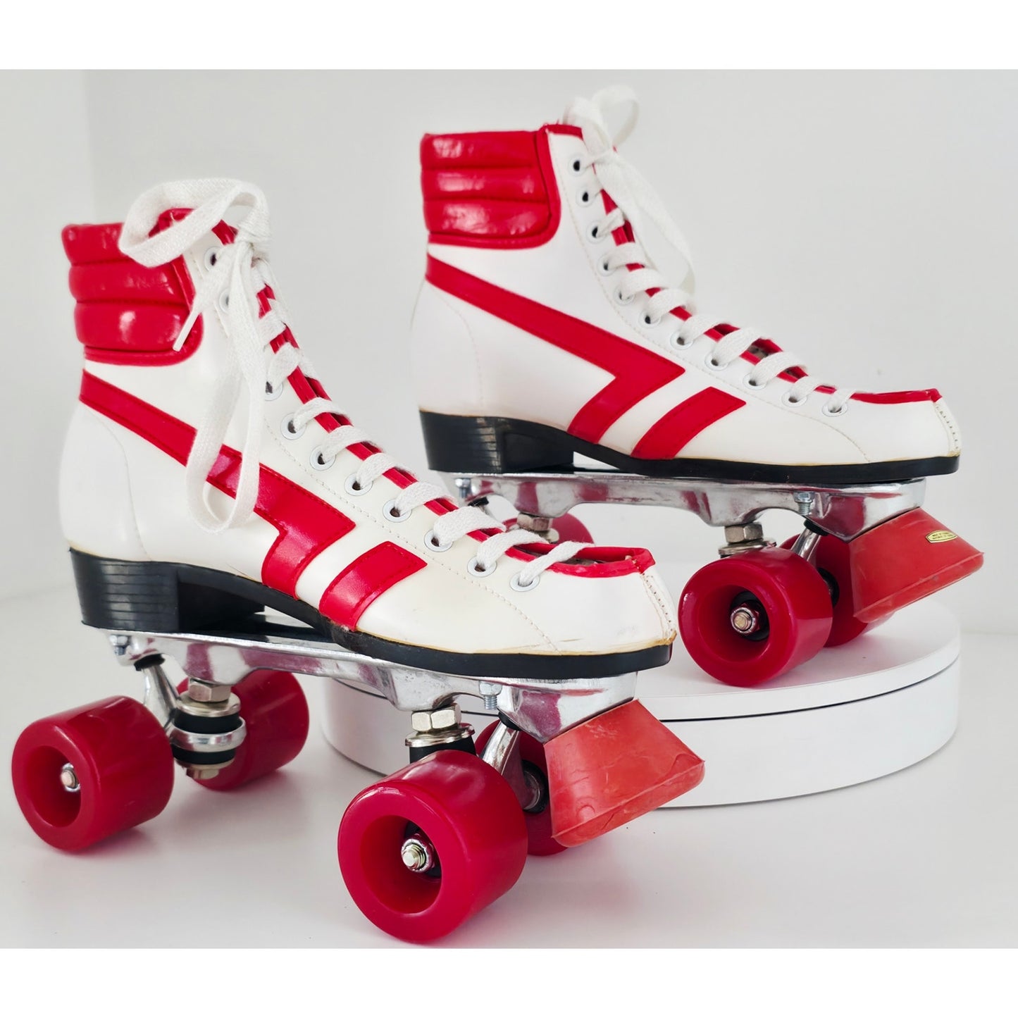 VINTAGE *NEW* 1970's Hot Shot Vinyl Women's Size 9 Demi-Boot Roller Skates