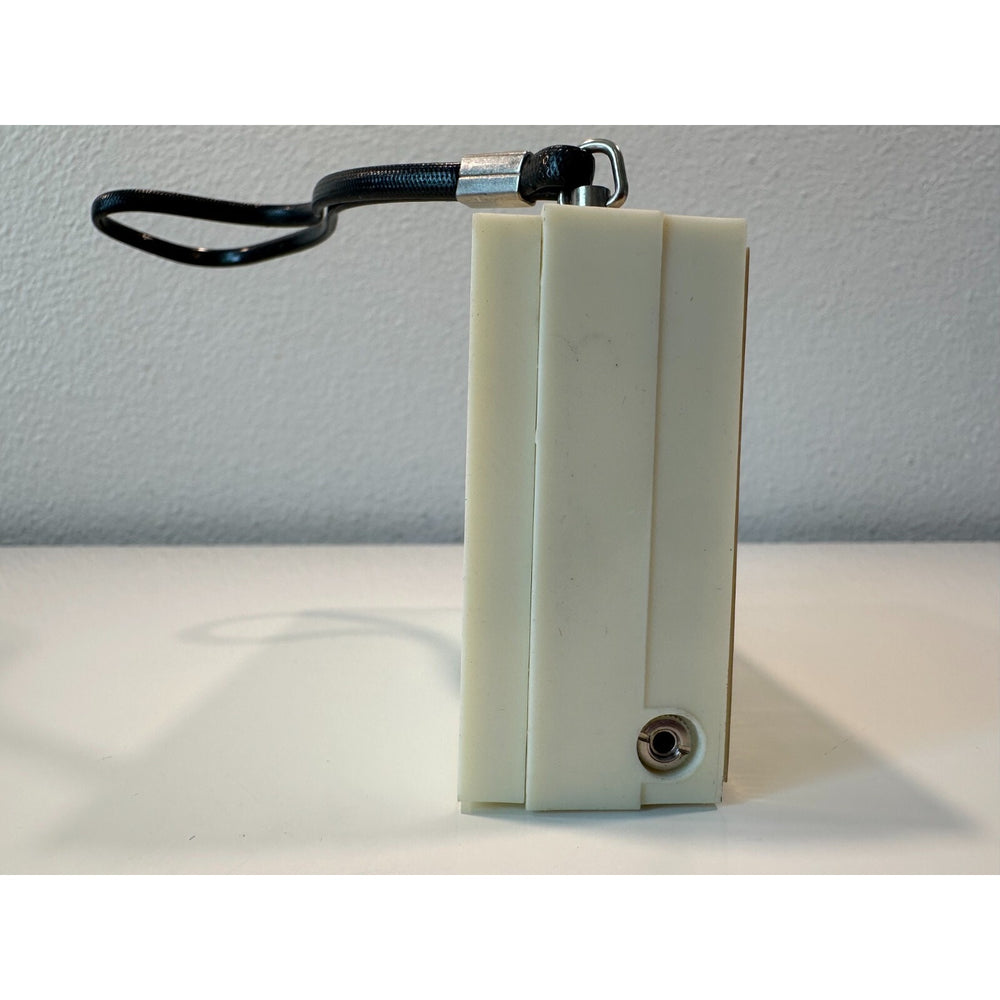 VINTAGE *NEW* 1960's/1970's Raleigh 8 Model 822 Transistor Radio