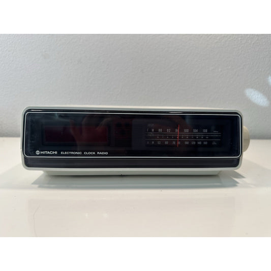 VINTAGE *NEW* 1980's Hitachi KC-650H Ivory/White Electronic Alarm Clock Radio