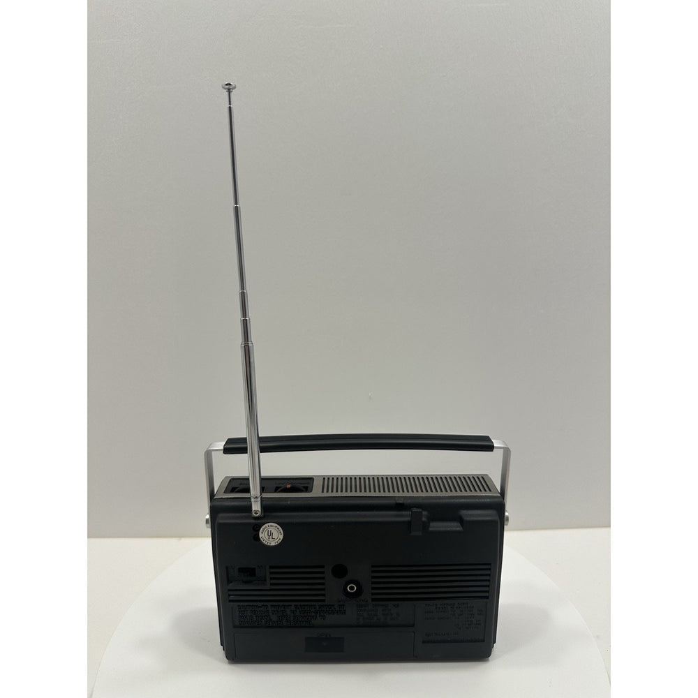 VINTAGE *NEW* 1970's Hitachi KH-434H FM/AM Portable Radio