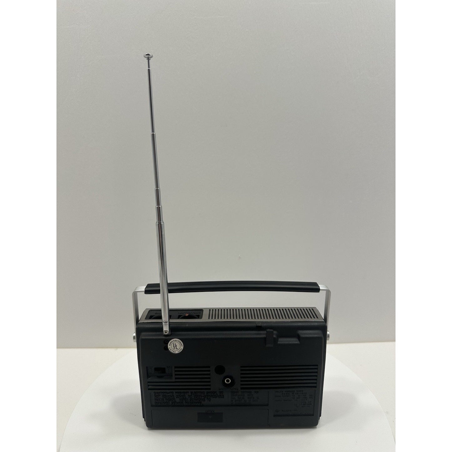 VINTAGE *NEW* 1970's Hitachi KH-434H FM/AM Portable Radio