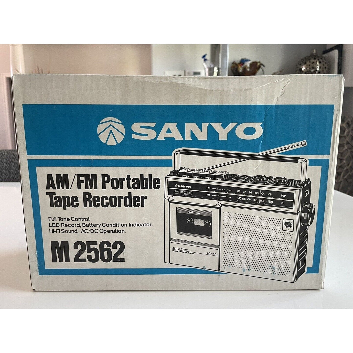 VINTAGE *NEW* Sanyo M2562 am/fm Portable Tape Recorder Boom Box