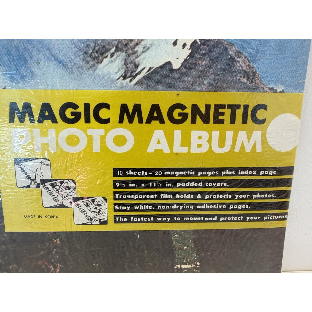 VINTAGE *NEW* 1960's Magnetic Photo Album 20 Pages Mountain Scene