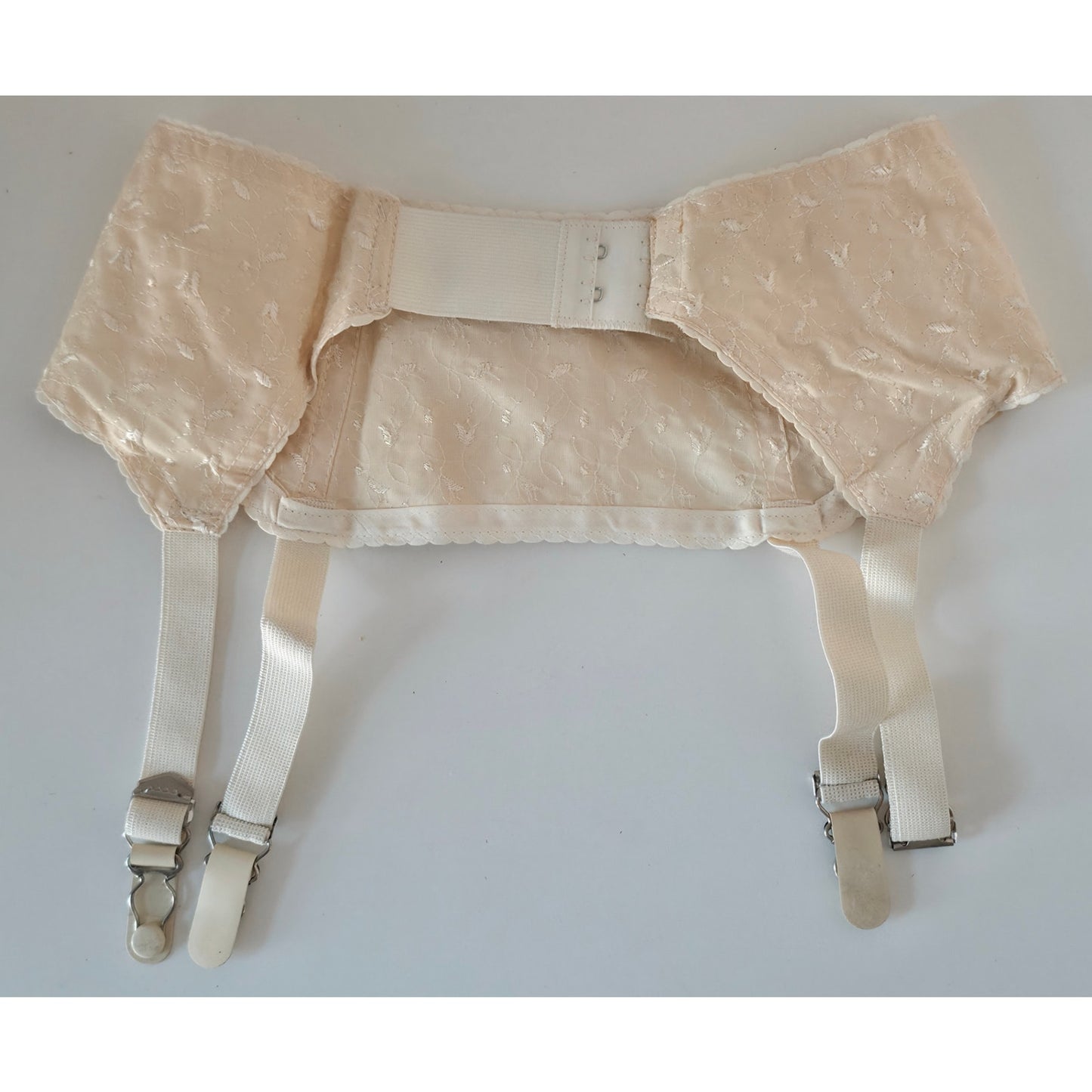 VINTAGE *NEW* 1960's MACBESS Women's Cream with Blue Flowers Garter Belt Size S
