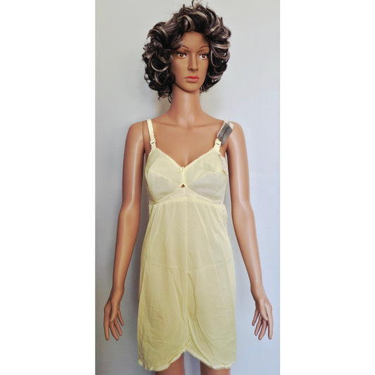 VINTAGE *NEW* 1960's Carnival Women's Yellow with Lace Trim Short Slip Size L