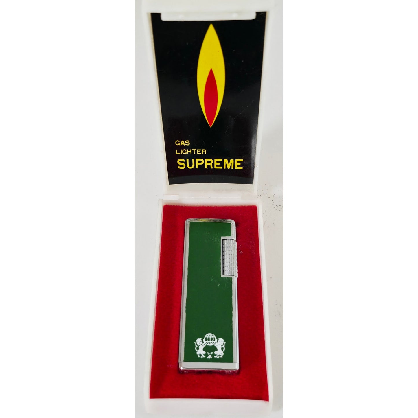 VINTAGE *NEW* 1960's Green Lighter w/Lions in Original Box Made by Supreme USA