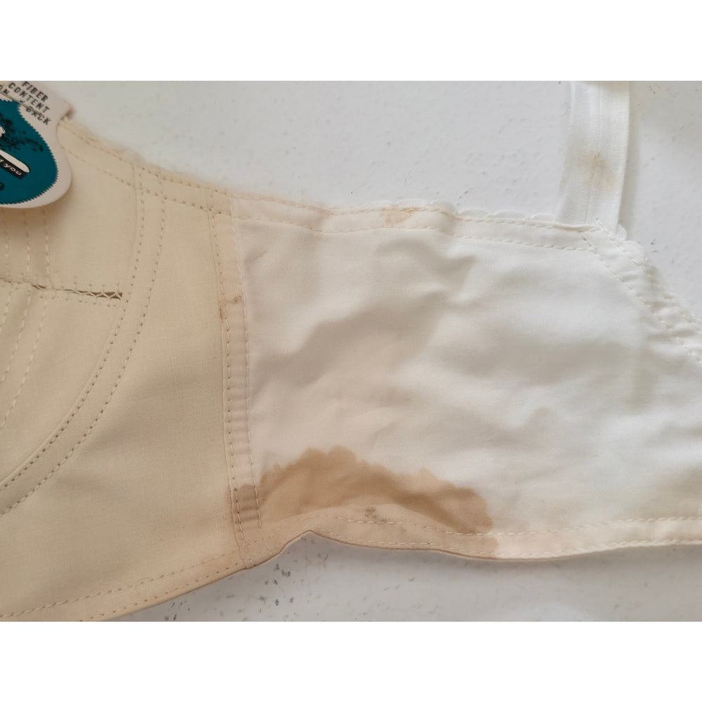 VINTAGE *PRISTINE* 1960's Stephanie Women's Cream Bullet Bra Size 32C