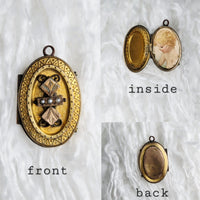 VINTAGE *NEW* 1950's Gold-Toned Locket with Design 1.5"