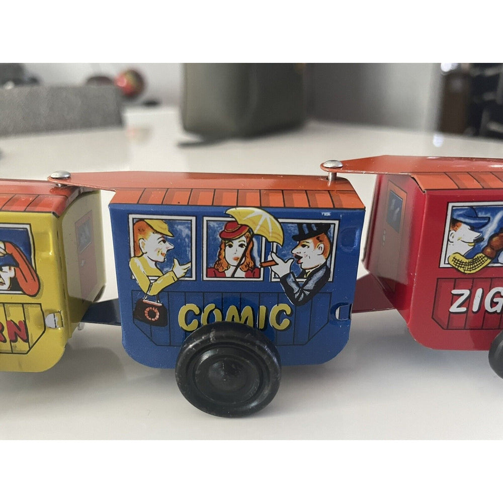 VINTAGE *NEW* Toy Zig Zag Express Train Wind-Up
