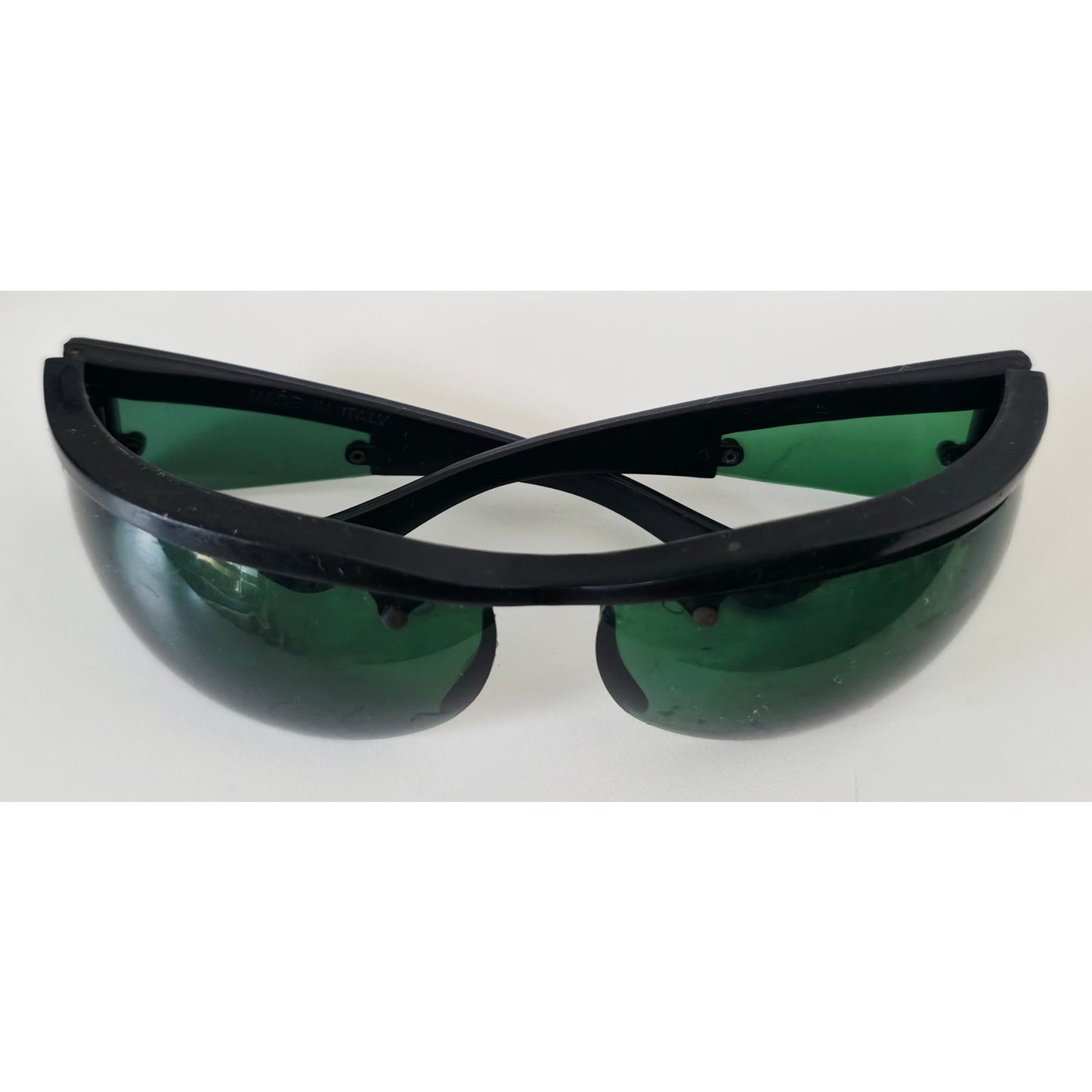 VINTAGE *NEW* 1970's Glam Unisex Black Frame with Green Lens Sunglasses