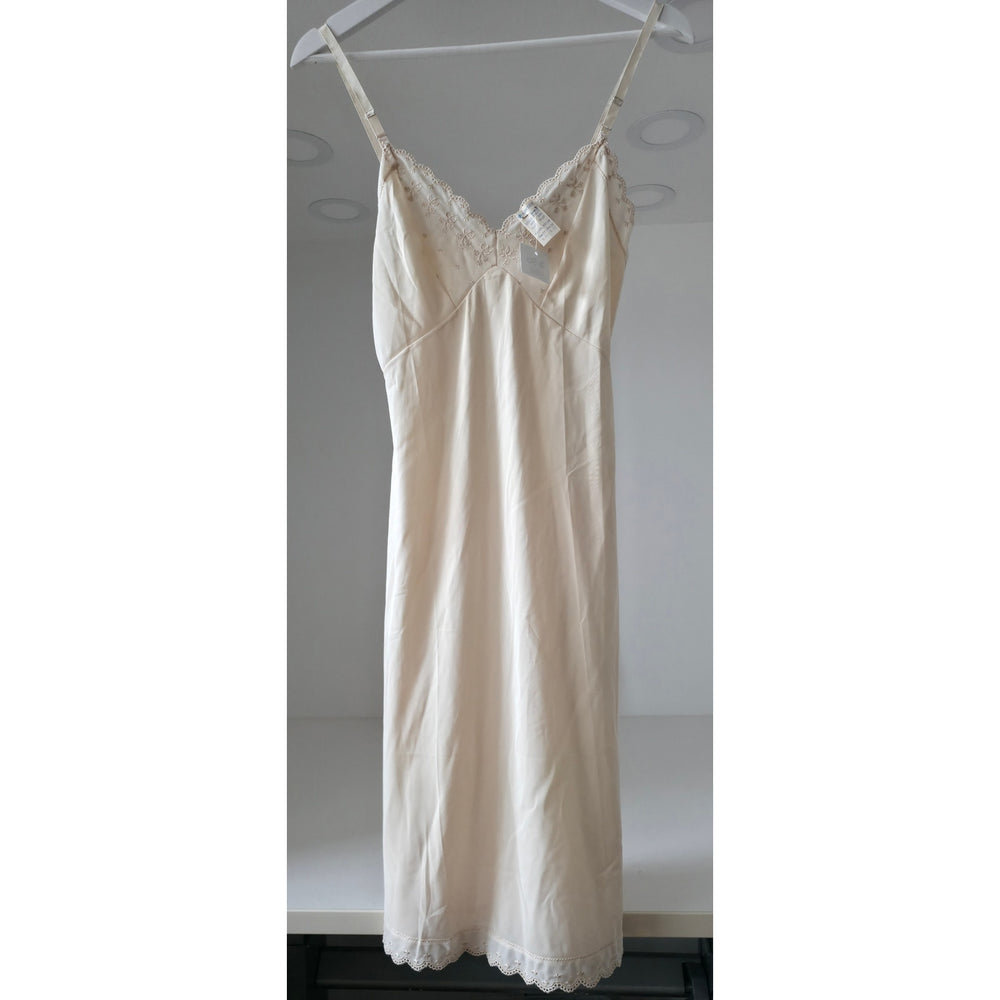 VINTAGE *NEW* 1960's Kayser Cream 100% Nylon Lace Trim Slip Size S (32)