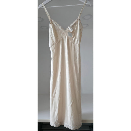 VINTAGE *NEW* 1960's Kayser Cream 100% Nylon Lace Trim Slip Size S (32)