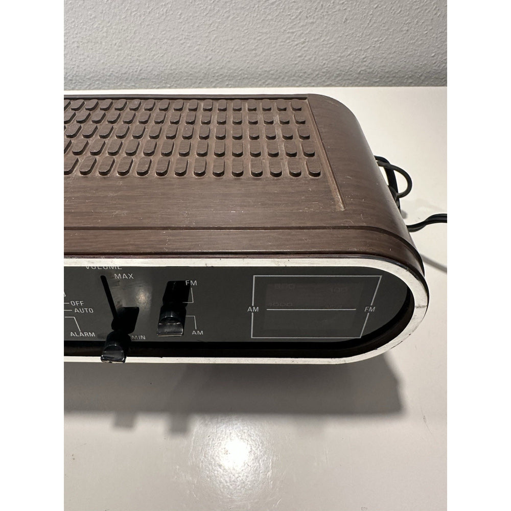 Needs Lovin' - VINTAGE 1970's MASON Digital Alarm Clock Am/Fm Radio Dimmer Wood Grain